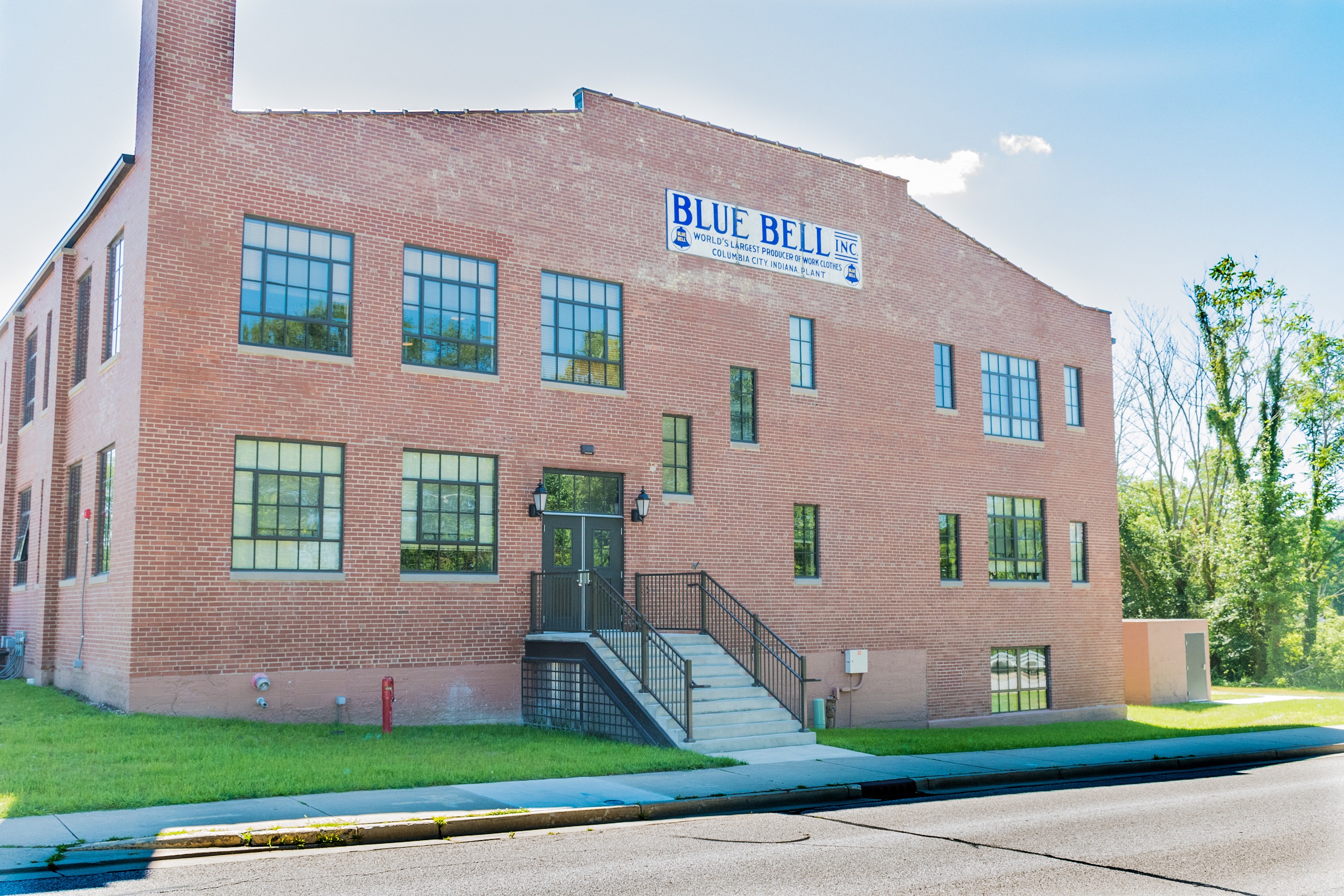 Historic Blue Bell Lofts Apartments in Columbia City, IN